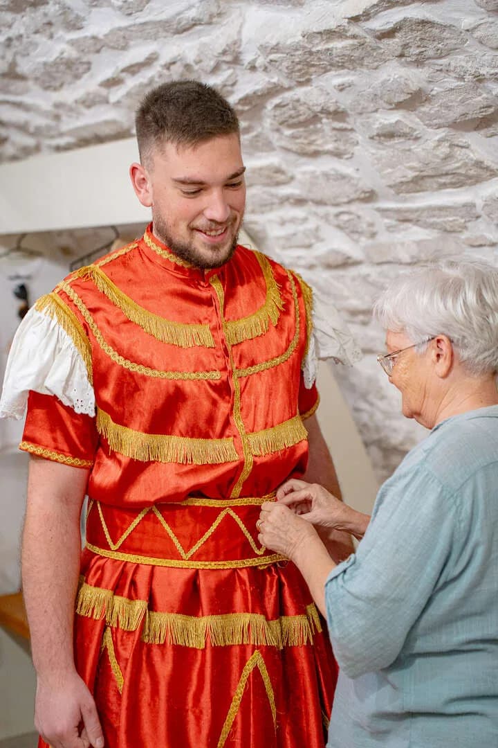 Dressing in the Moreška costume